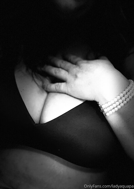 Ladyaquapa heiße perfekte fotos