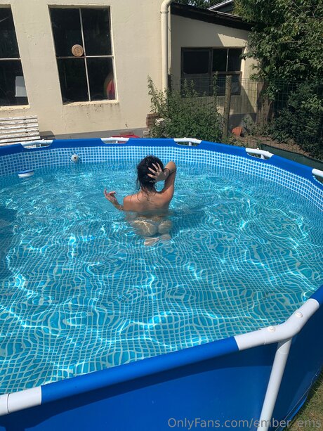 Ember Ems erotische sexy foto