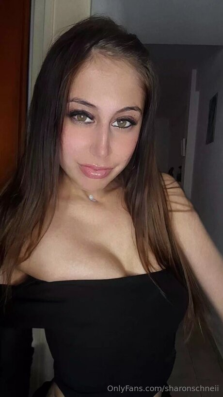 Sharonschneii exklusive porno bild