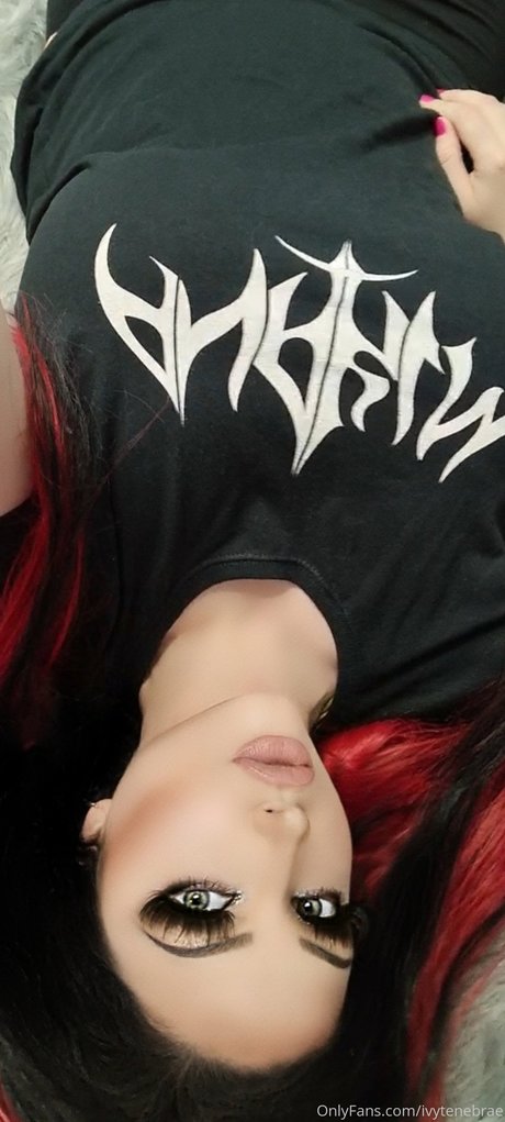 Ivy Tenebrae beste pornografische bild