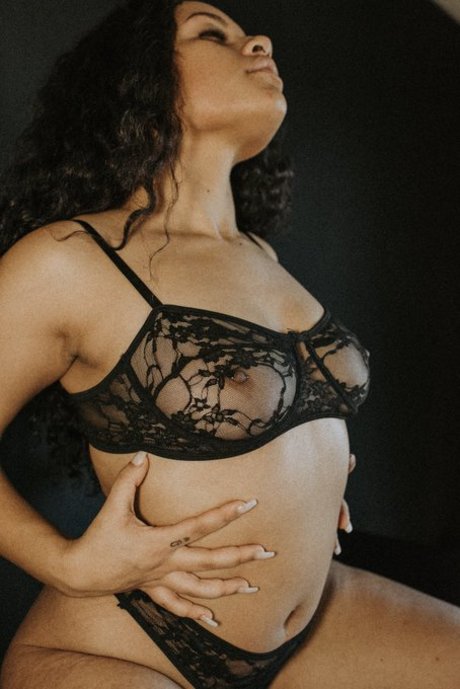 vieraralyn model kunst foto