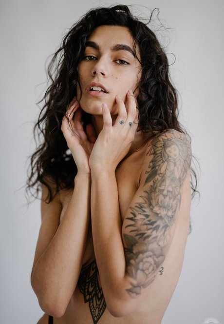 Itshades nacktheit kostenlose bilder