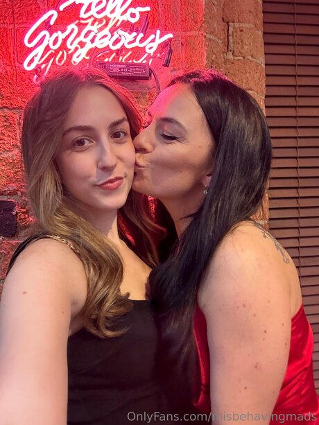 Misbehavingmads exklusive porno galerien