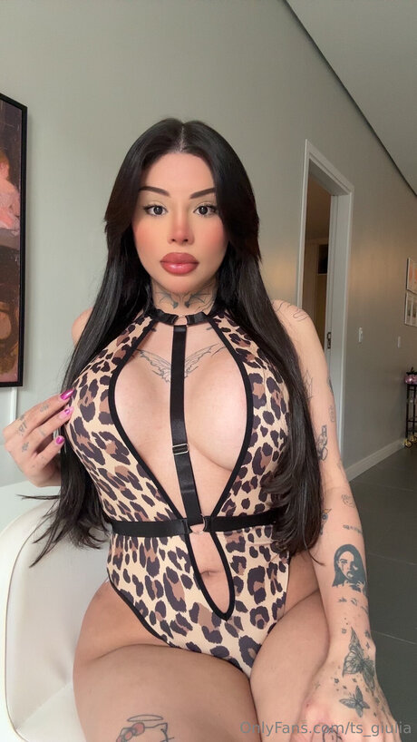 Ts Giulia sexy schöne fotos