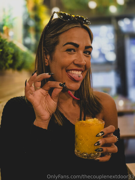 Thecouplenextdoor33 nackt kunst galerien