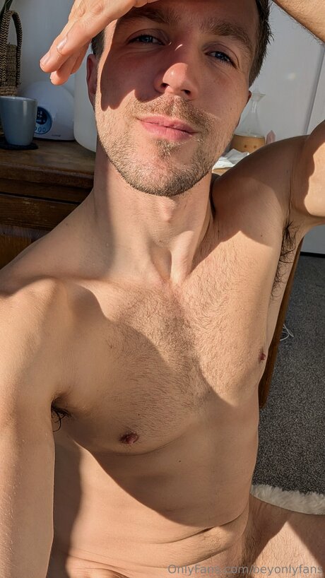 Oeyonlyfans schöne nackt bild