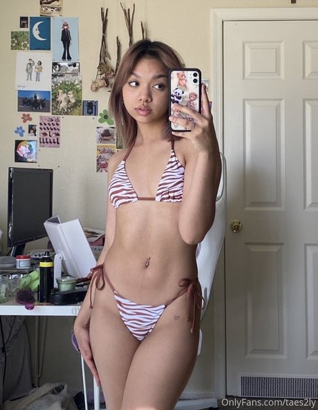 ajtaes taes2ly nacktheit perfekte foto