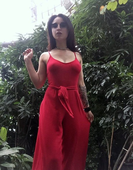 Ganja Babe exklusive kunst fotos