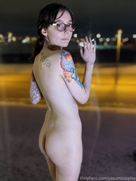 Yasumi Cosplay hübsche xxx bilder