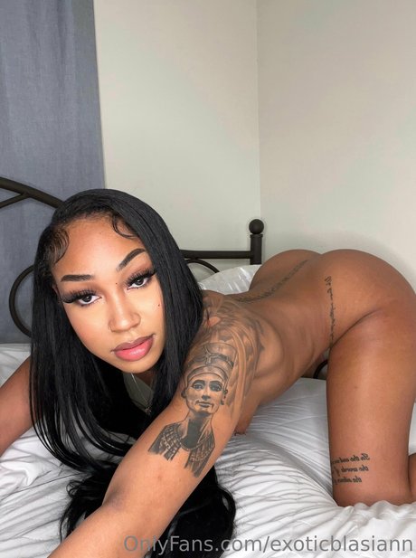 Exoticblasiann_ pornografische pornostar foto