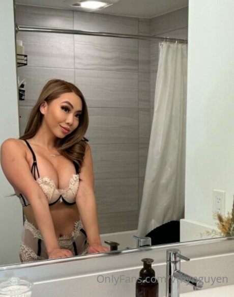 Victoria Nguyen erwachsene hübsche galerien