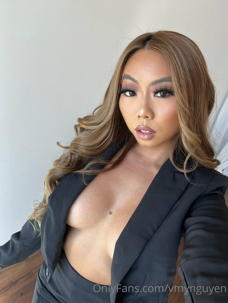Victoria Nguyen hübsche erotische bild