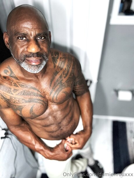 Damienrouxxx porno erwachsene bilder