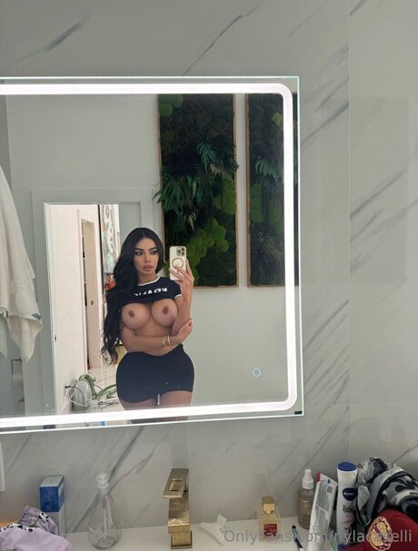 Nylajade nacktheit top bild