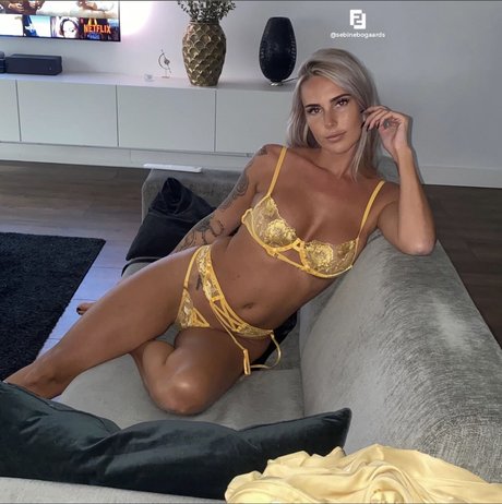 Sebine Bogaards erotische erwachsene galerie