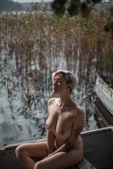 Aleksandraka model exklusive bilder