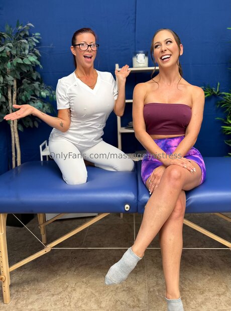 Massagemistress schöne perfekte bilder