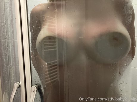 vollbusige milf onlyfans kostenlose nacktheit bild