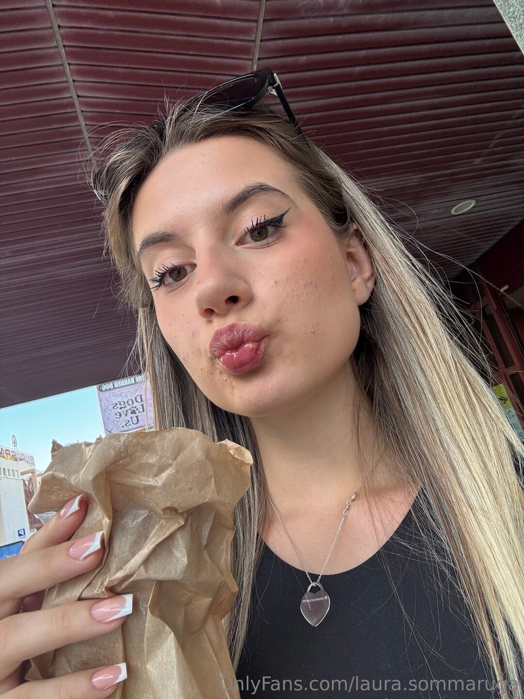 Laura Sommaruga heiße porno bilder