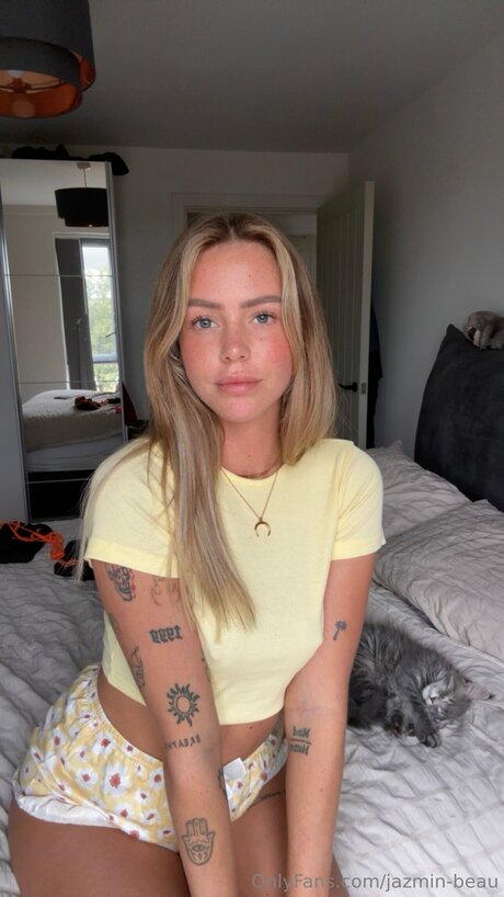 Jazmin Beau hübsche akt foto