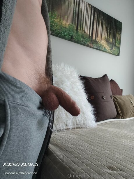 Albinoadonis schauspielerin nackt bild