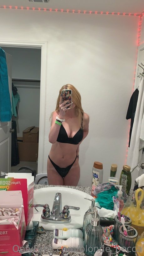 Rebecca Espinoza Rothrock_ exklusive sexy bild