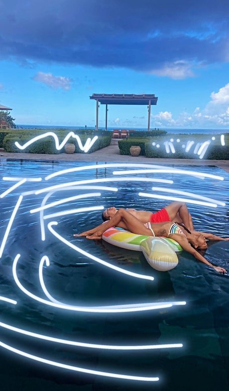 Zoe Saldana erwachsene erotische foto