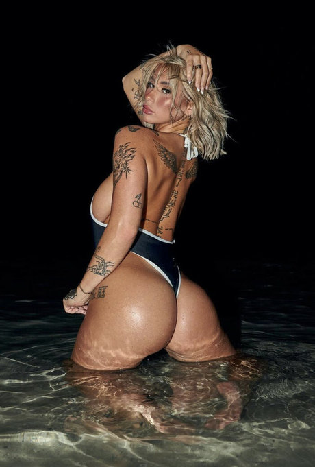 Zoe Consagra exklusive sex archiv