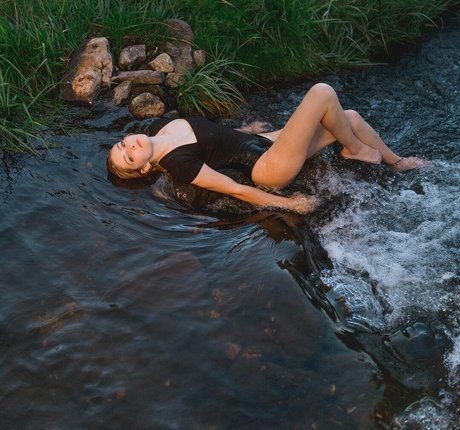 Willow Shields schöne heiße bilder