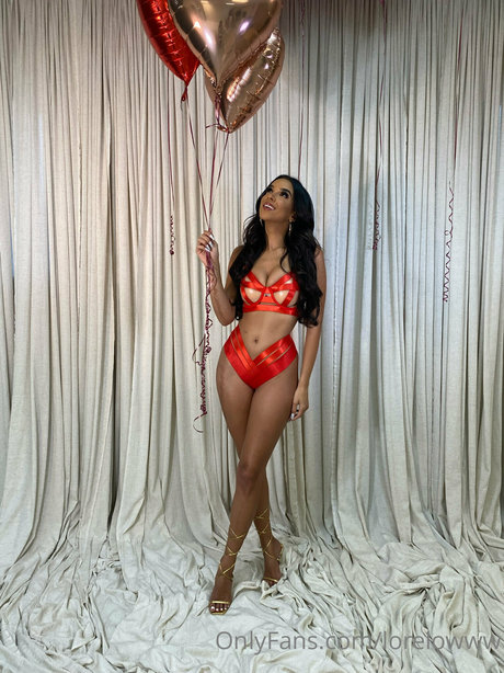 Lorelowww exklusive sexy bild