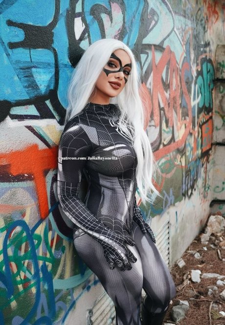 Julia Bayonetta porno nacktheit fotos
