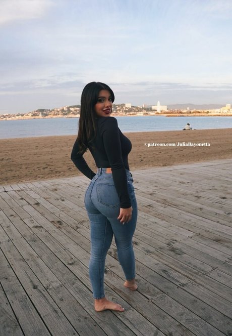 Julia Bayonetta hd nette galerie