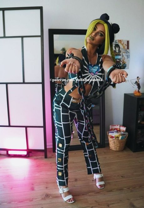 Julia Bayonetta erwachsene pornografische archiv