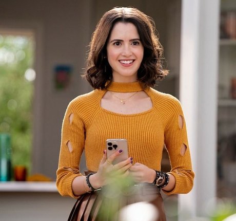 Laura Marano hd nackt fotos