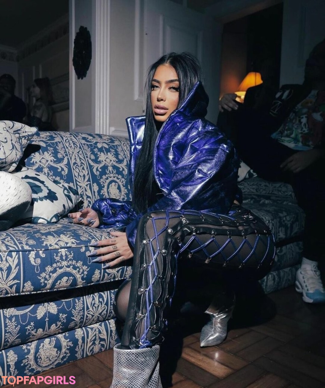 MC Mirella nackt schöne galerie