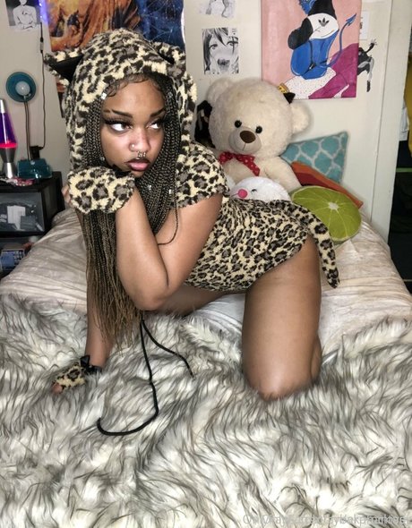 katanafilosa hübsche nackte archiv