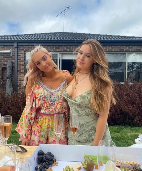 Alanna Pow sex galerie