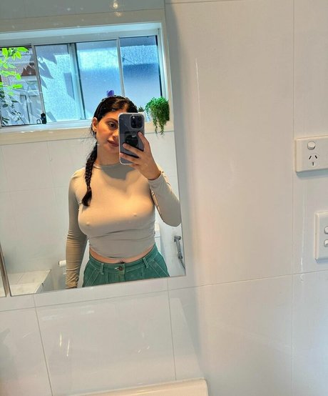 Magida El Dhaybi kunst erotische fotos