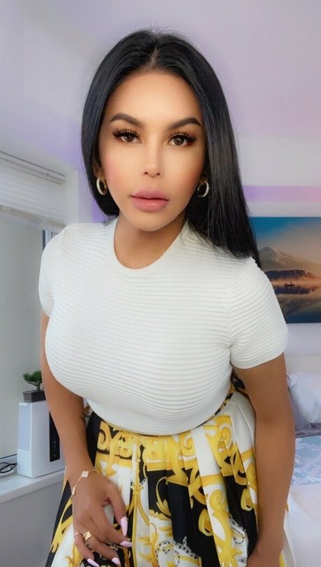 vollbusige ebenholz-onlyfans beste nackte foto