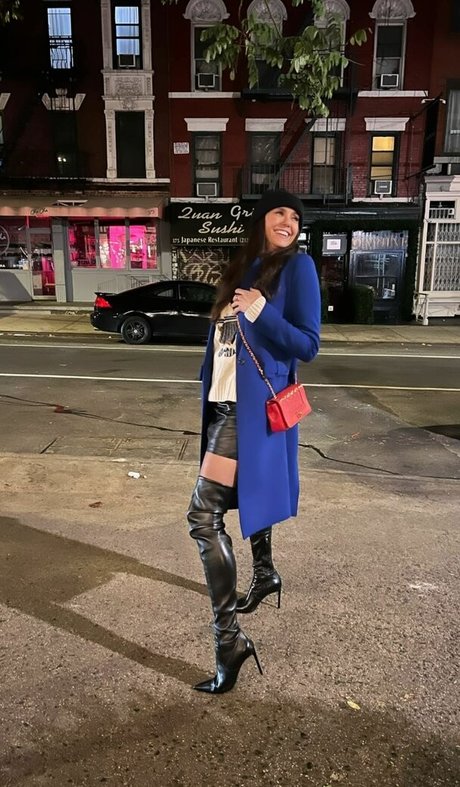 Nina Dobrev perfekte porno galerie