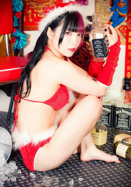 Maki Itoh porno nackt foto