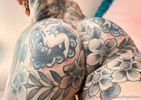 vollbusige brünette onlyfans erotische pornografische fotos