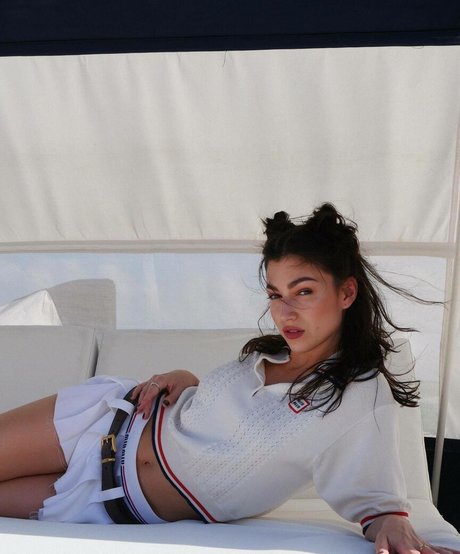 Ursula Corbero top sexy galerie