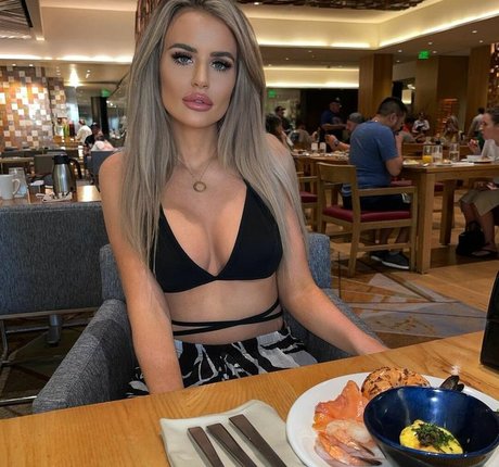 Nicole Farrell freie akt bilder