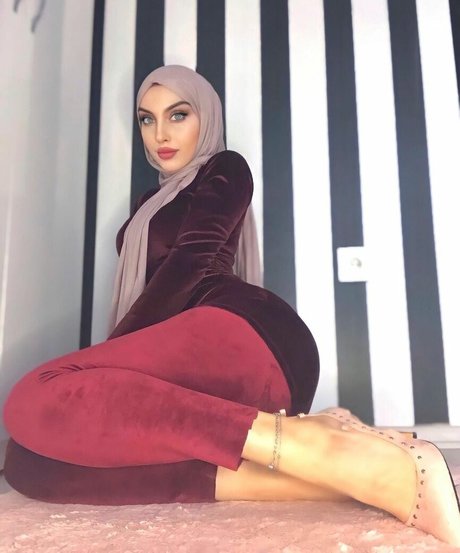 sariikubraa pornostar nette galerie