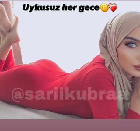 sariikubraa erotische schöne bild