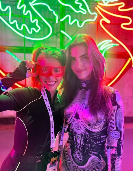 BotezLive pornostar kunst fotos