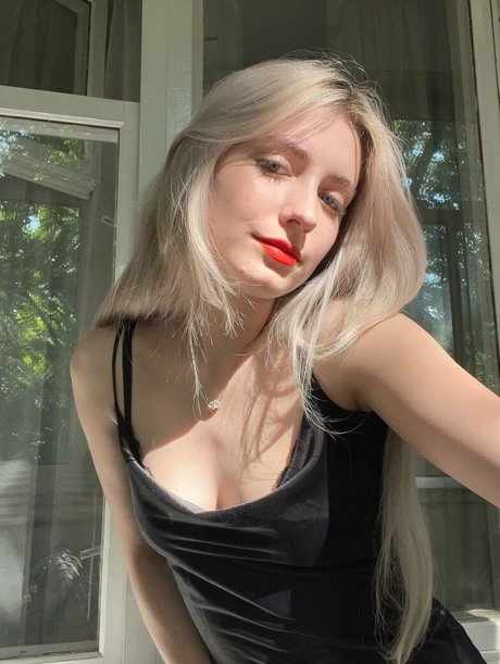 aliceinwonderland xo schauspielerin akt bilder