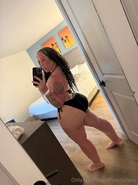 thundafans erwachsene heiße galerie