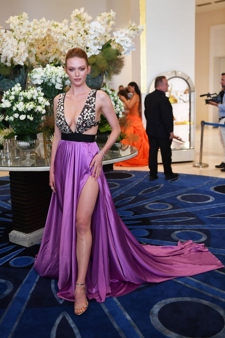 Larsen Thompson heiße nacktheit galerie